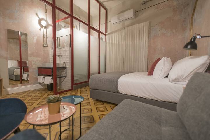 Room 10 of 38