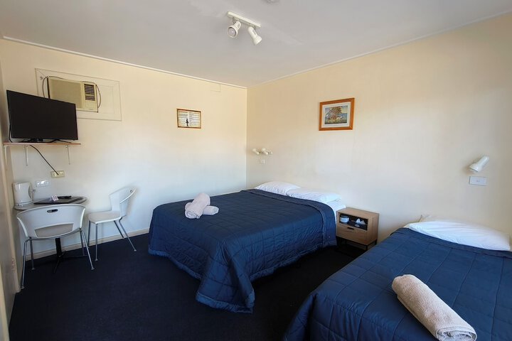 Room 8 of 43