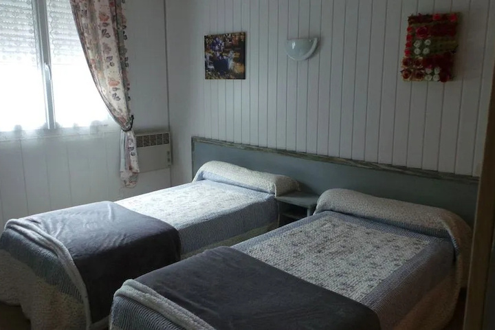 Room 4 of 14