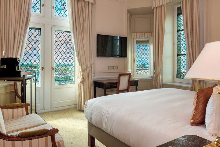 Room 25 of 181