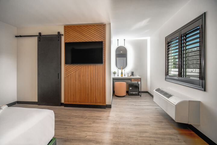 Room 6 of 29