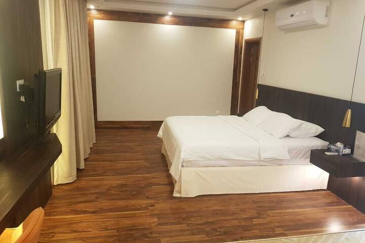 Room 9 of 31