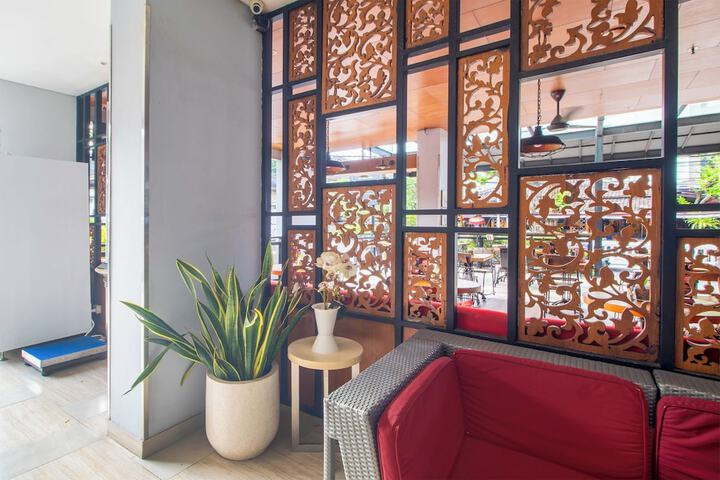 Hotel Lobby