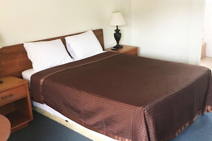 Room 12 of 20