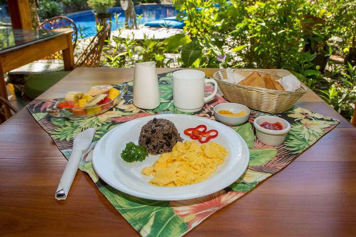 Breakfast/Coffee Service 60 of 68