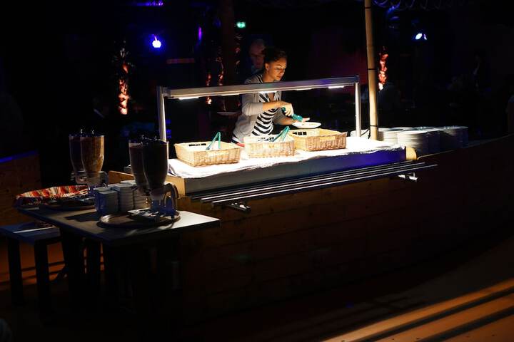 Dining 26 of 34