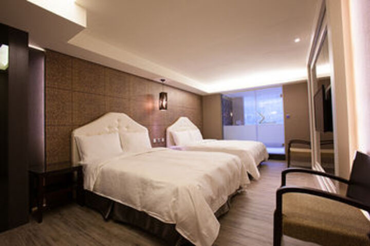 Room 12 of 22