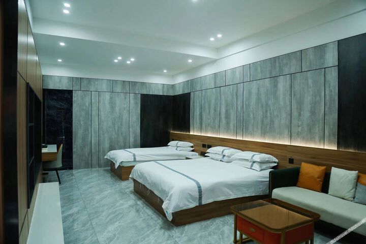 Yixian Yunduo Hotel