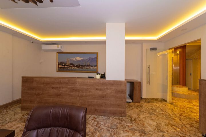 Hotel Interior 6 of 117