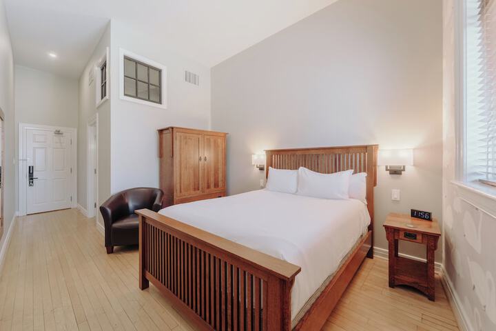 Room 16 of 46