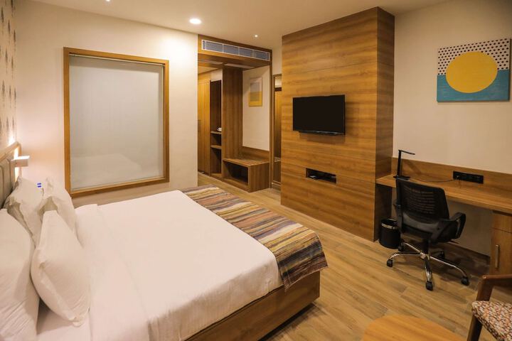 Room 7 of 11