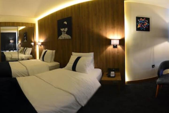 Room 11 of 36