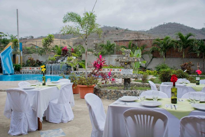 Dining 55 of 59