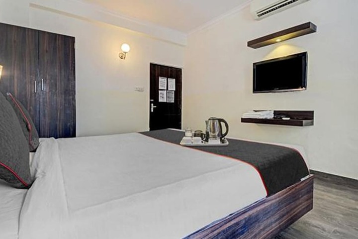 Room 13 of 25