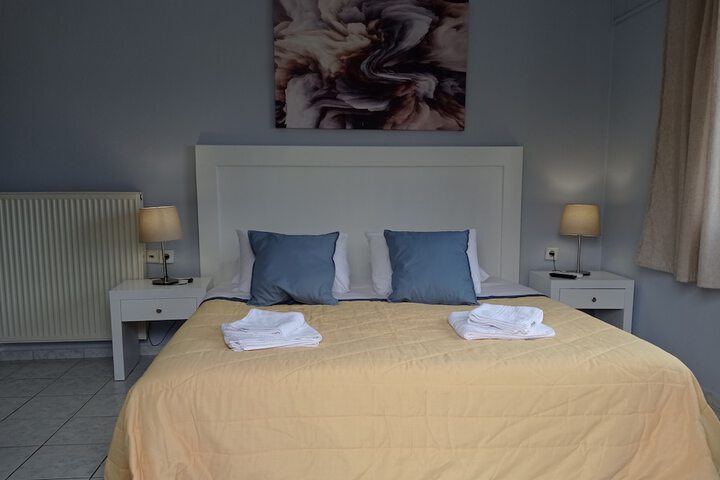 Room 6 of 14