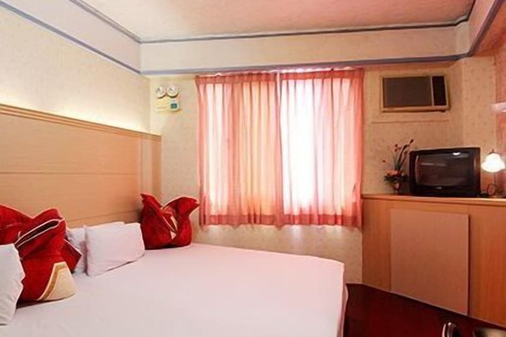 Room 6 of 51