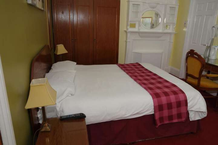 Room 18 of 39