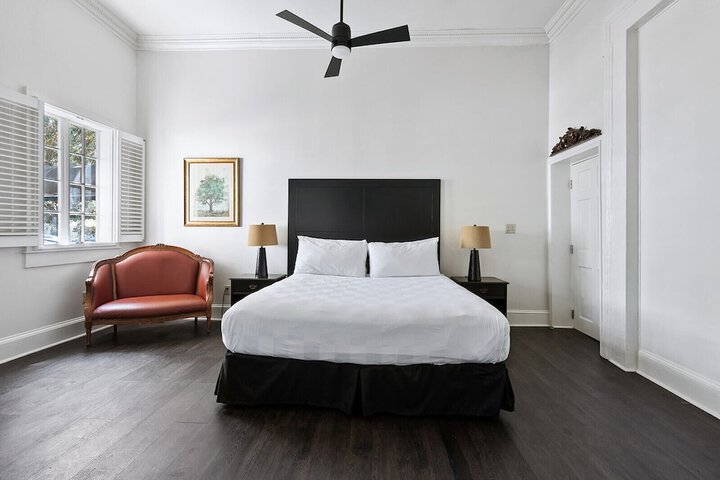 Room 9 of 69