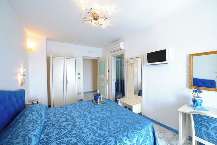 Room 40 of 158