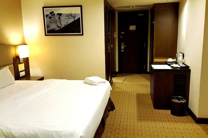 Room 10 of 44