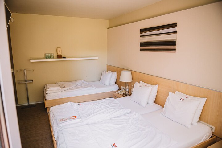 Room 3 of 19