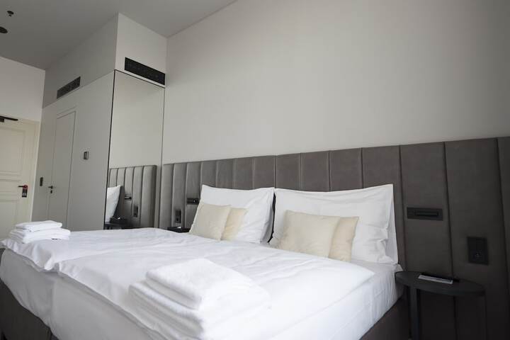 Room 15 of 41