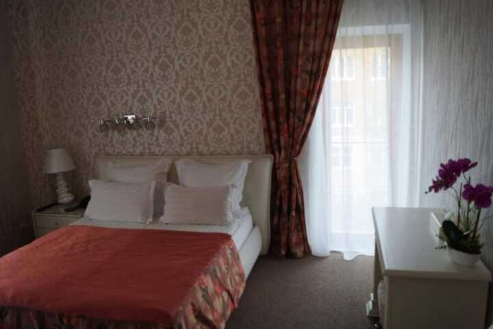 Room 10 of 47