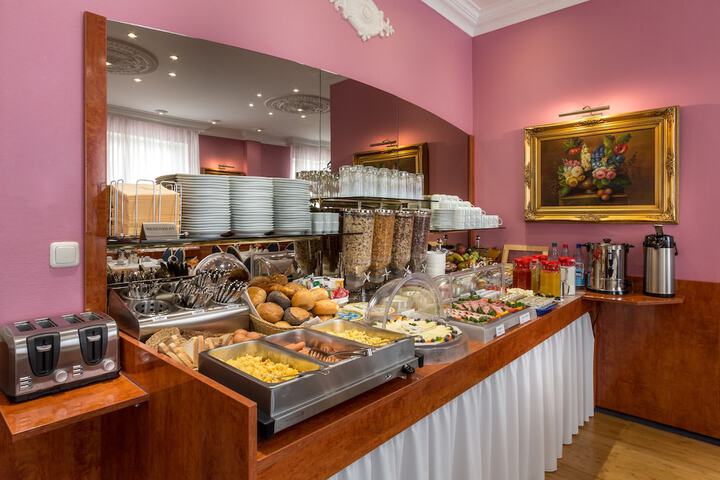Breakfast buffet