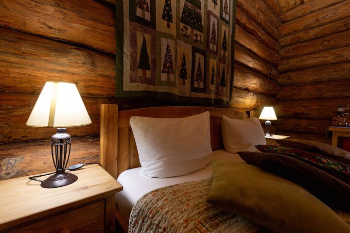 Room 27 of 74