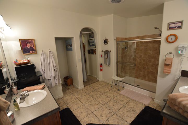 Room 22 of 35