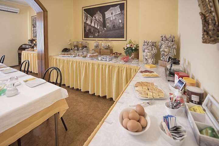 Breakfast area