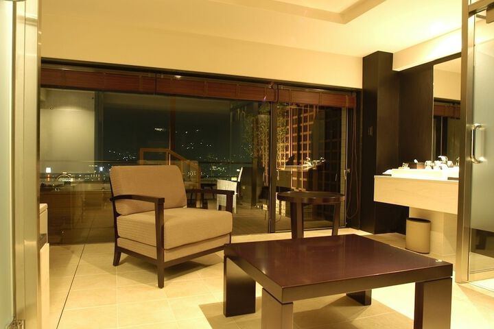 Room 34 of 99