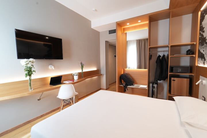 Room 21 of 41