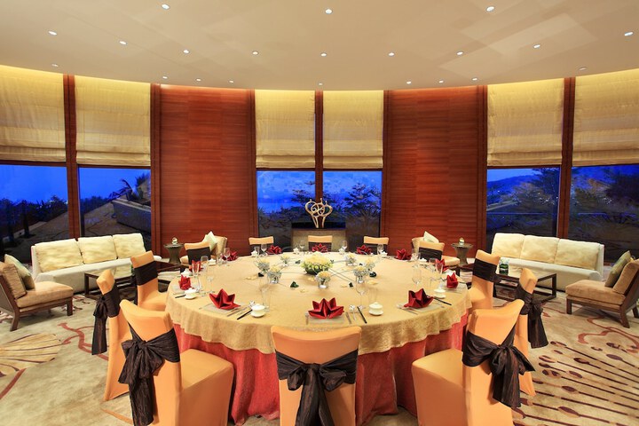 Hotel Interior 4 of 175