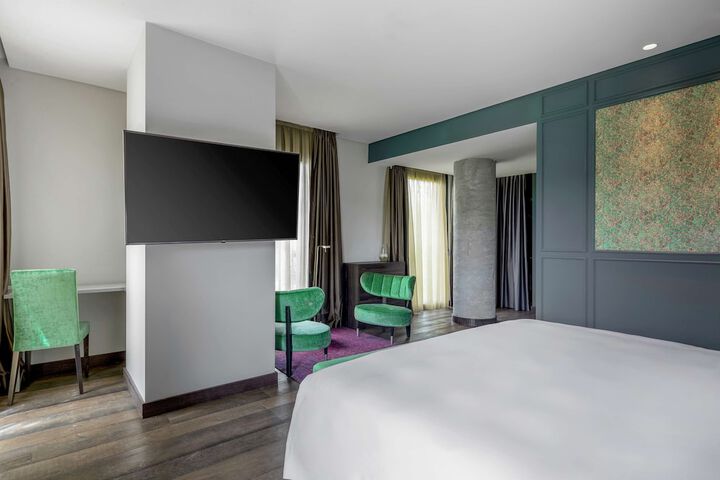Room 60 of 280