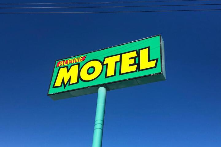 Exterior of Alpine motel