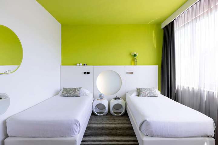 Room 54 of 133