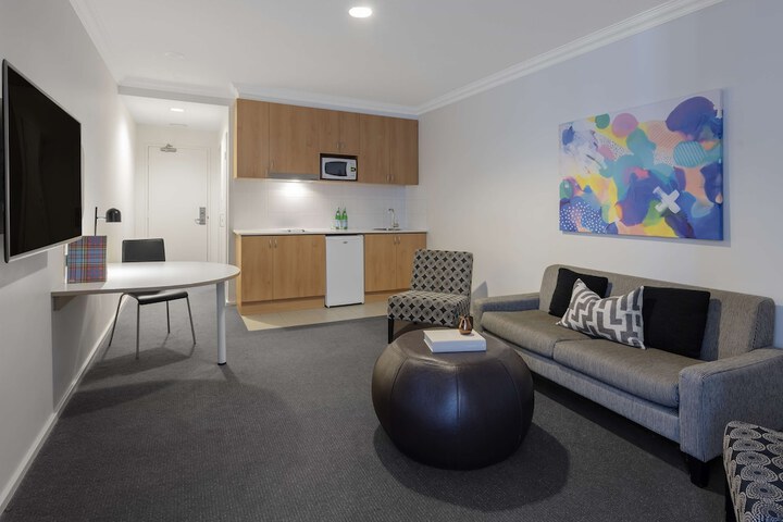 Room 12 of 37