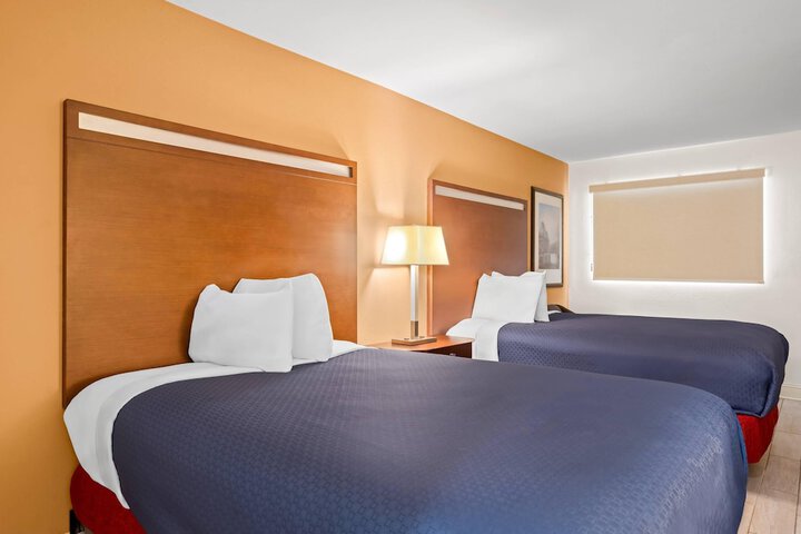 Room 35 of 64