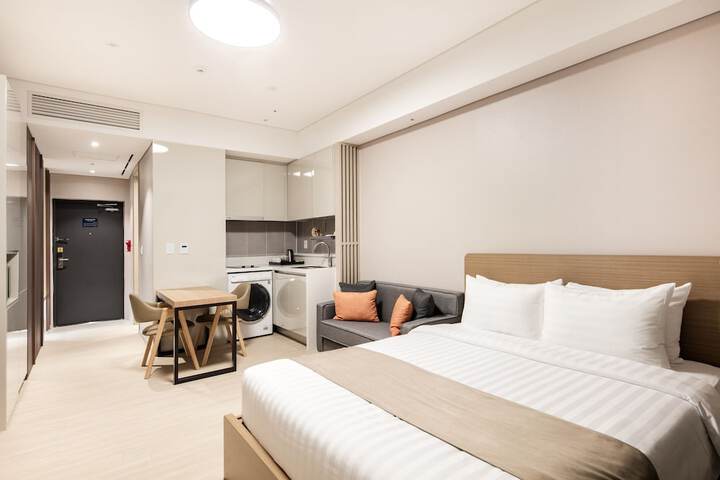 Room 10 of 85