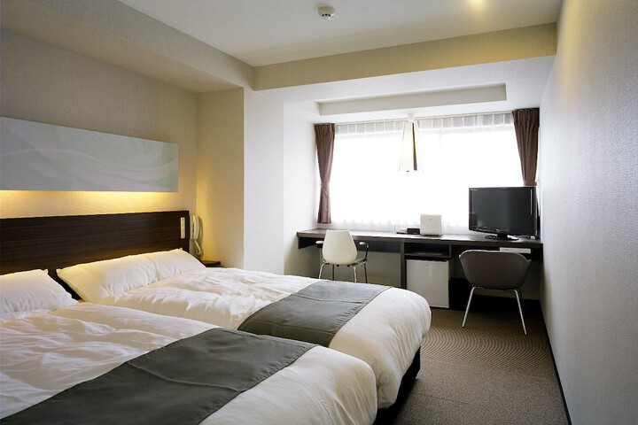 Room 12 of 36