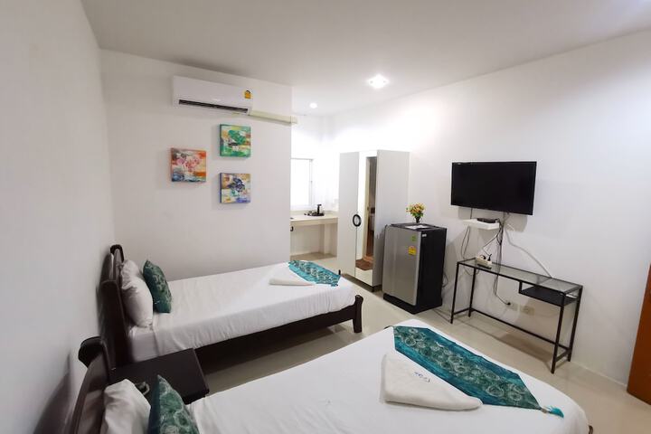 Room 8 of 32