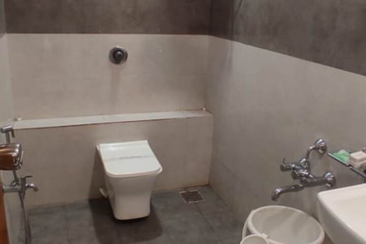 Room 12 of 14