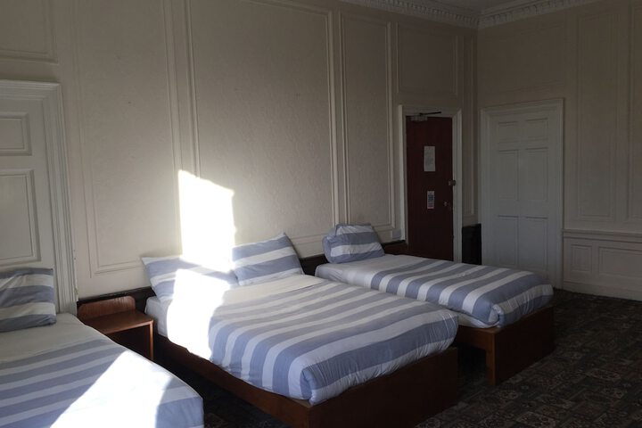 Room 9 of 37