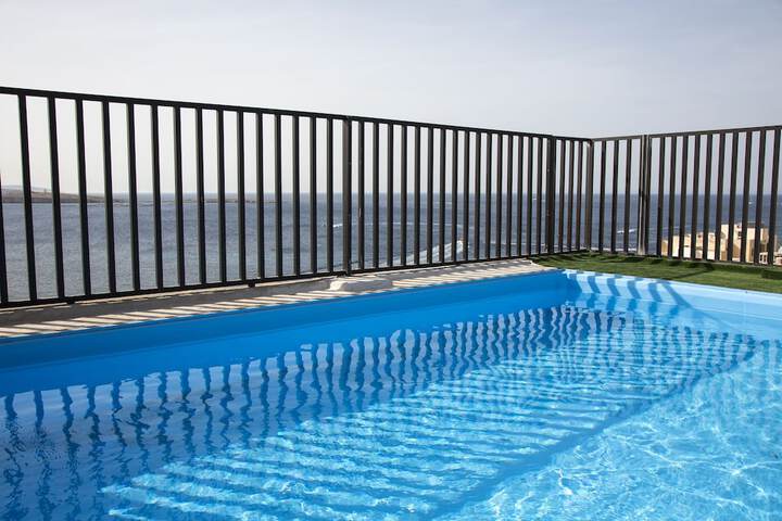 Hotel with Pool