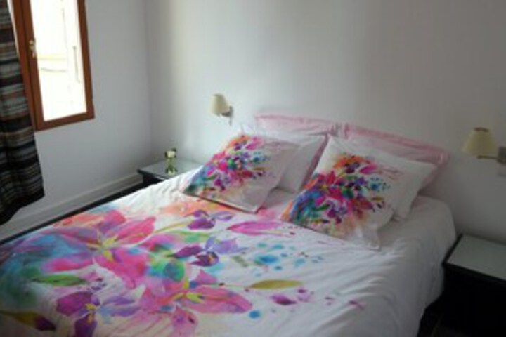 Room 27 of 27