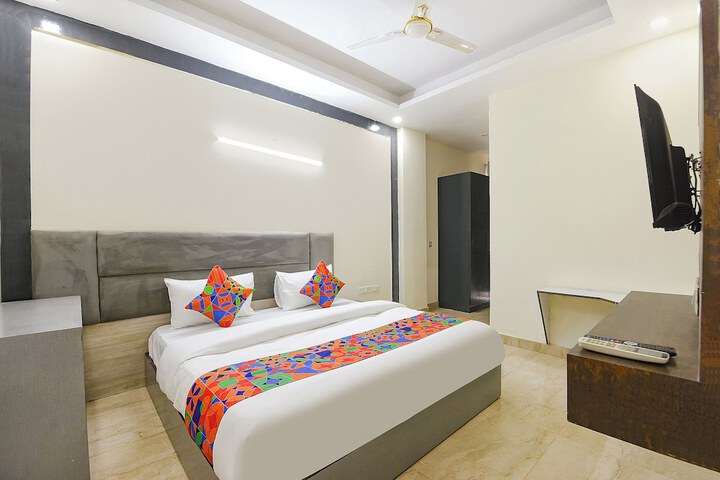 Room 15 of 26