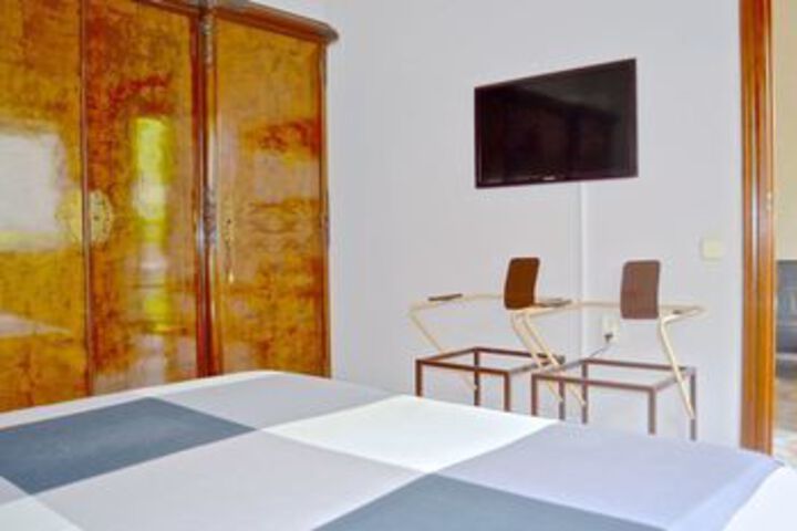 Room 47 of 102