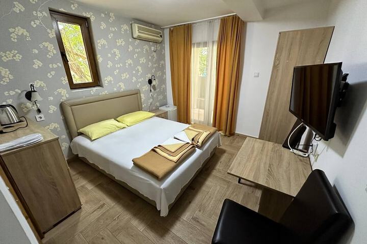 Central Hotel in Budva