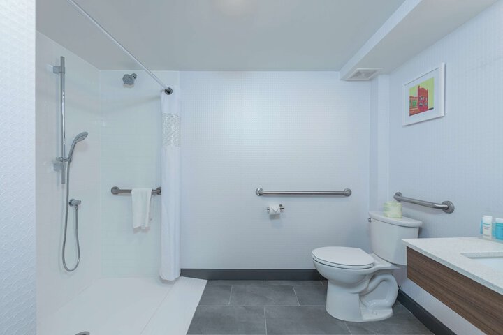 Bathroom shower